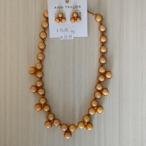 Necklace and earrings set - Picture 1 of 1